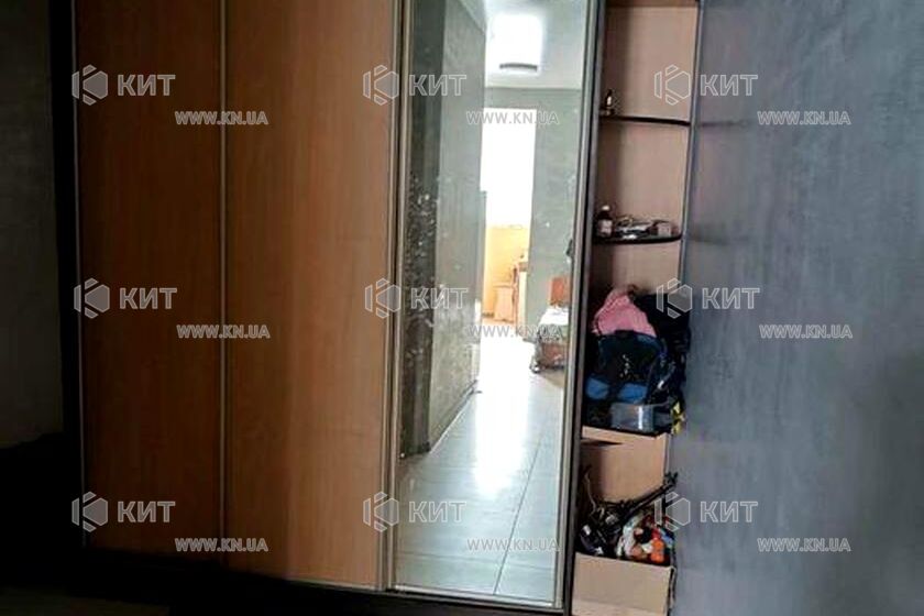 Продаж квартири Харків, ХТЗ, Рогань, 45м²