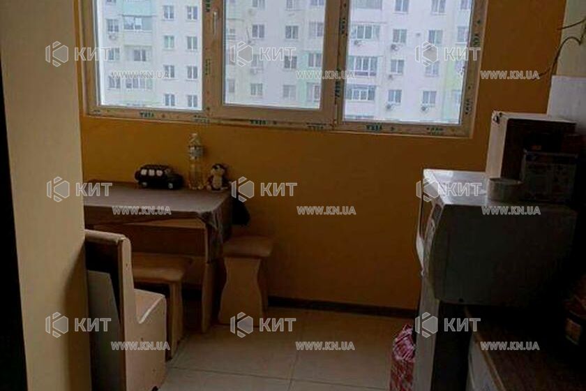 Продаж квартири Харків, ХТЗ, Рогань, 45м²