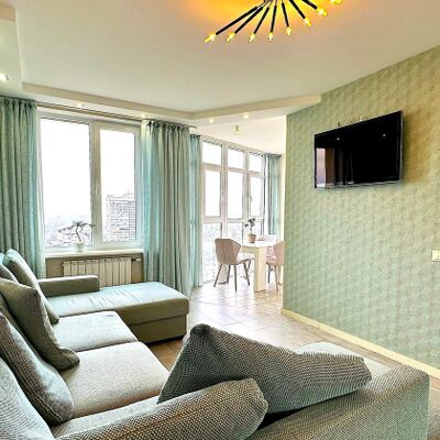 Продажа 	 Харьков, Юбилейный Юбилейный (50-летия ВЛКСМ) пр.   67Б