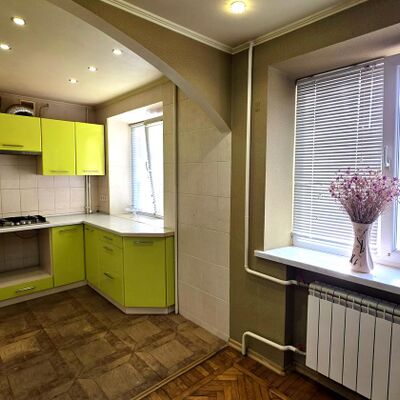 Продажа 	 Харків,  Познанська вул.   5