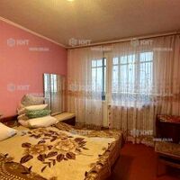 Продаж квартири Харків, ХТЗ, Рогань, 65.2м²