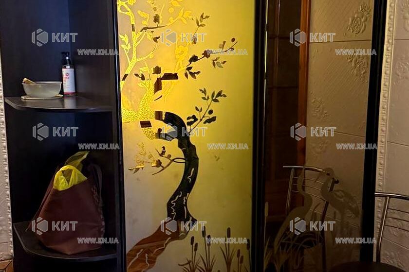 Продаж квартири Харків, ХТЗ, Рогань, 50м²