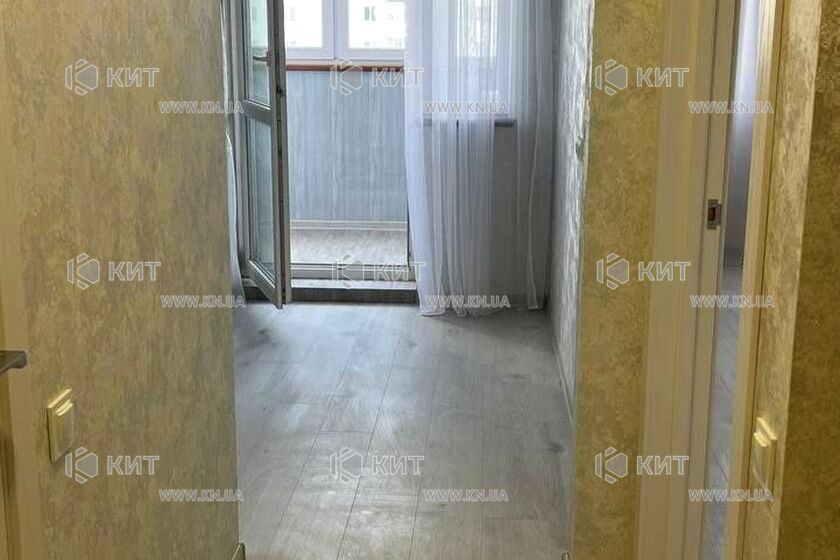 Продаж квартири Харків, ХТЗ, Рогань, 39м²
