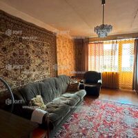 Продаж квартири Харків, ХТЗ, Рогань, 57м²