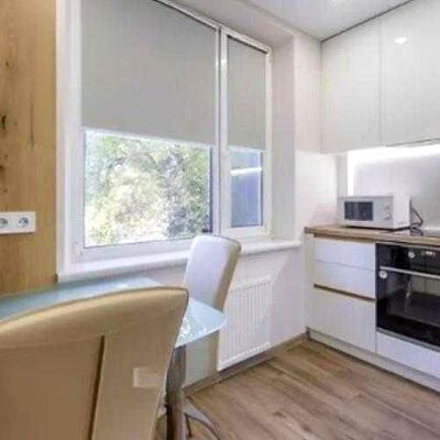 Продажа 	 Харків,  Нескорених (Героїв Праці) вул.   12