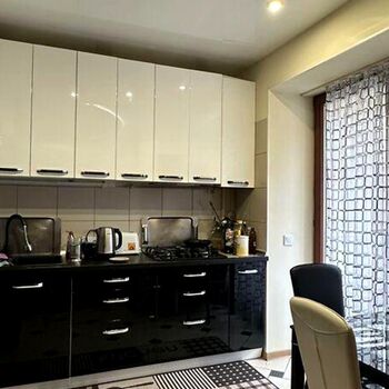 Продажа квартир - Харьков,  Александра Олеся (Есенина) ул.  21