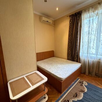 Продаж квартир - Харків,  Добровольців (Молодої Гвардії) вул.  5