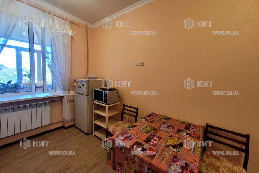 Продаж квартири Харків, ХТЗ, Рогань, 55м²
