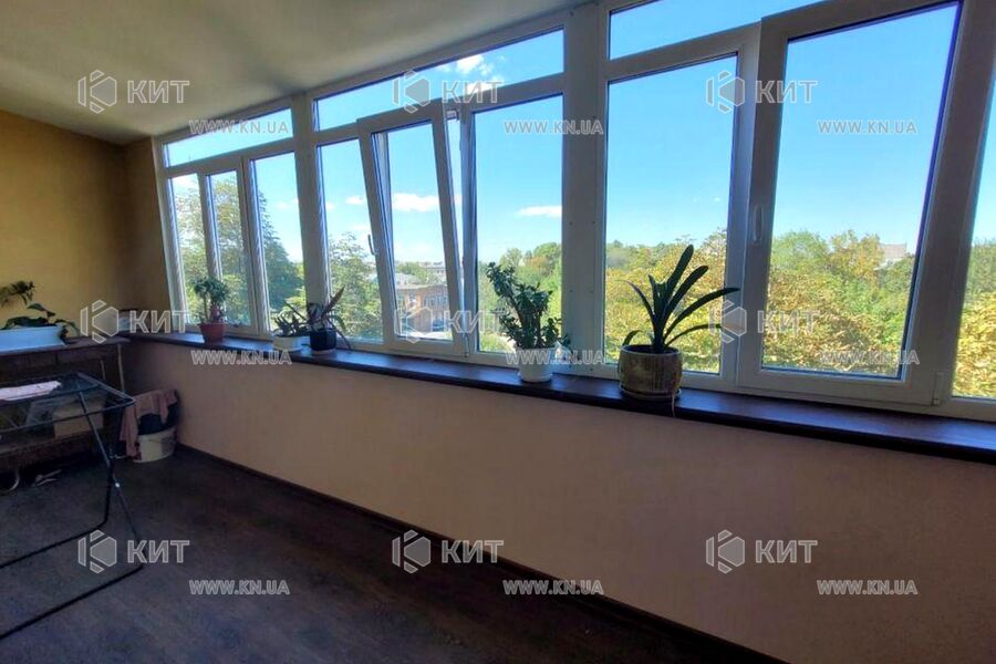 Продаж квартири Харків, ХТЗ, Рогань, 55м²