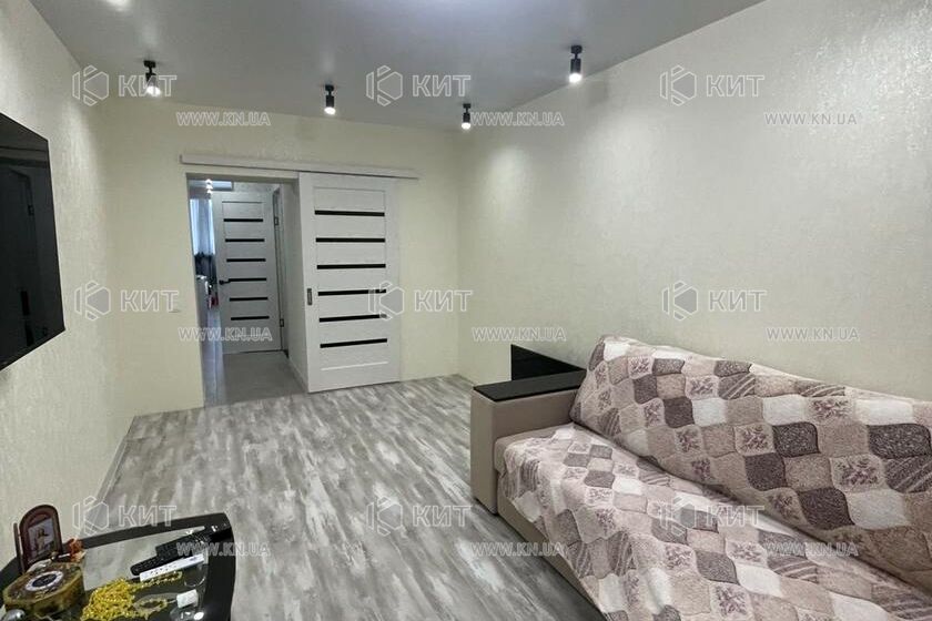 Продаж квартири Харків, ХТЗ, Рогань, 42м²