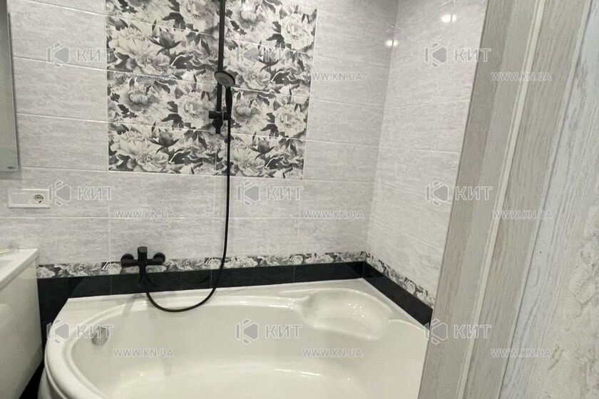 Продаж квартири Харків, ХТЗ, Рогань, 42м²