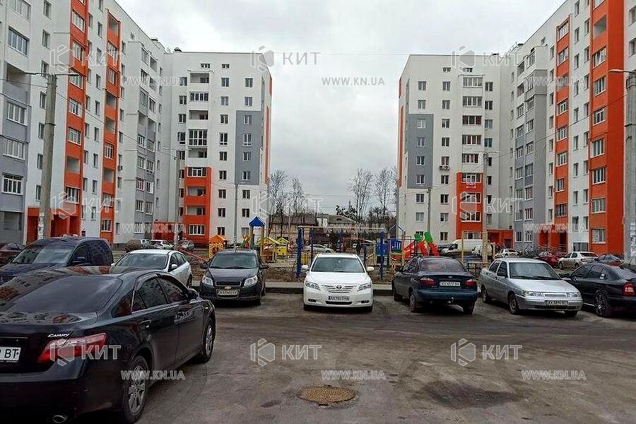 Продаж квартири Харків, ХТЗ, Рогань, 38м²