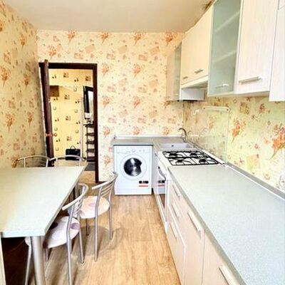 Продажа 	 Харків,  Нескорених (Героїв Праці) вул.   46