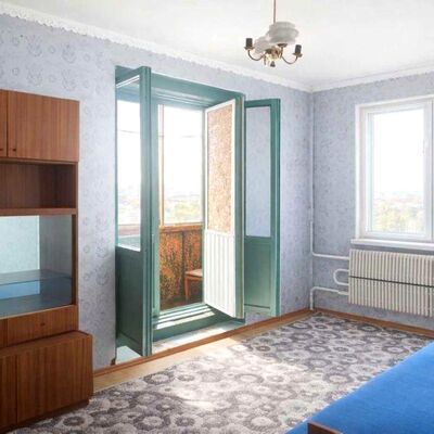 Продажа 	 Харків,  Нескорених (Героїв Праці) вул.   50