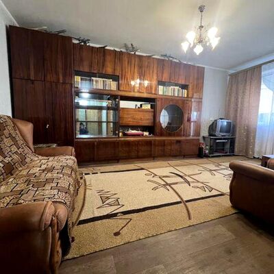 Продажа 	 Харьков,  Метростроителей ул.   27