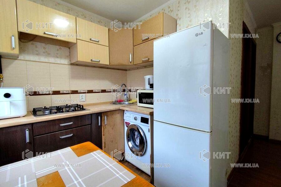 Продаж квартири Харків, ХТЗ, Рогань, 45м²