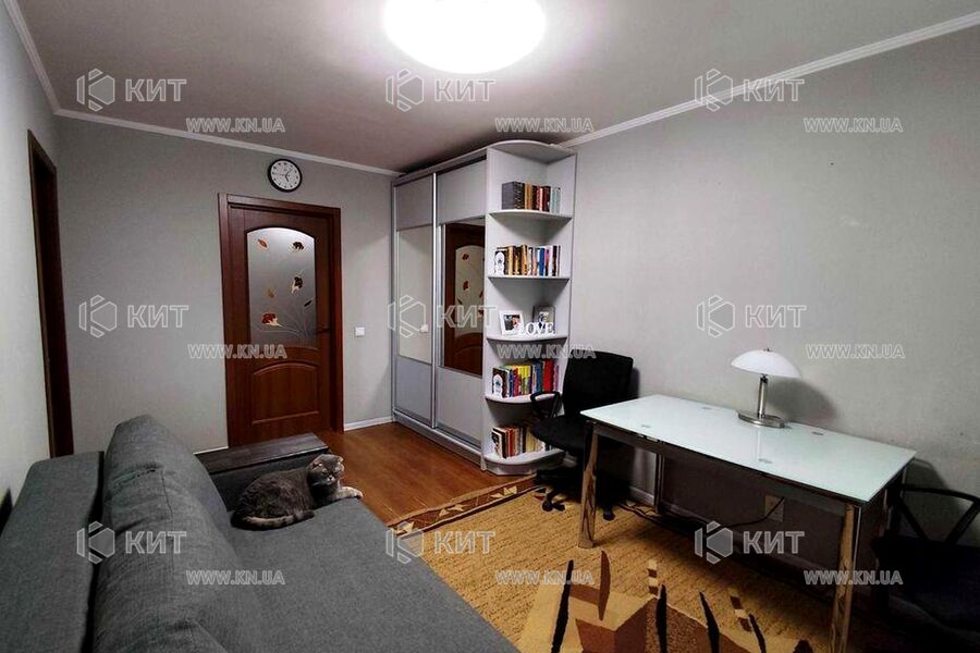 Продаж квартири Харків, ХТЗ, Рогань, 45м²
