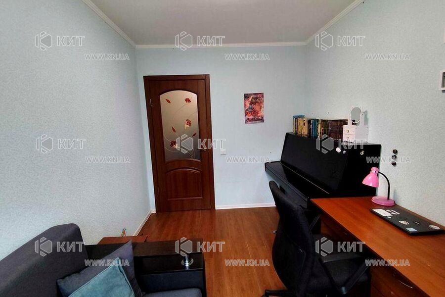 Продаж квартири Харків, ХТЗ, Рогань, 45м²