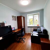 Продаж квартири Харків, ХТЗ, Рогань, 45м²