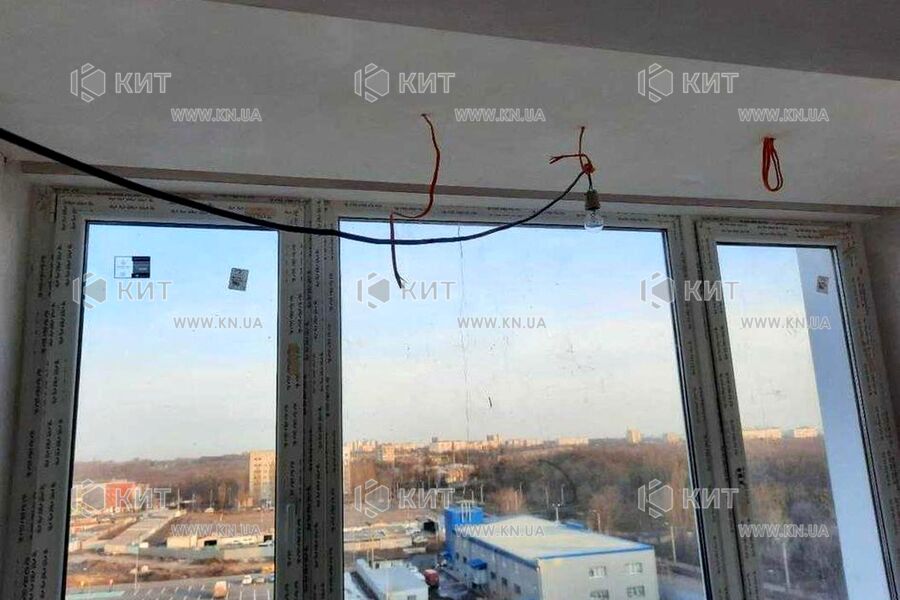 Продаж квартири Харків, ХТЗ, Рогань, 42м²