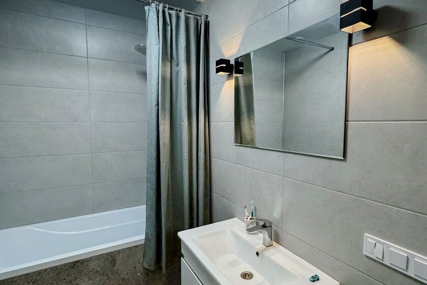 Продажа квартиры Харьков, ХТЗ, Рогань, 74м²