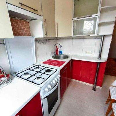 Продажа 	 Харків,  Нескорених (Героїв Праці) вул.   29А