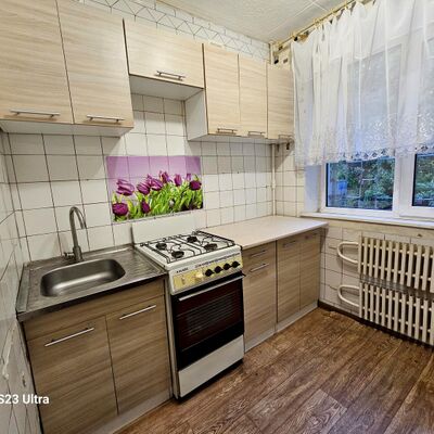 Продажа 	 Харків,  Нескорених (Героїв Праці) вул.   29б