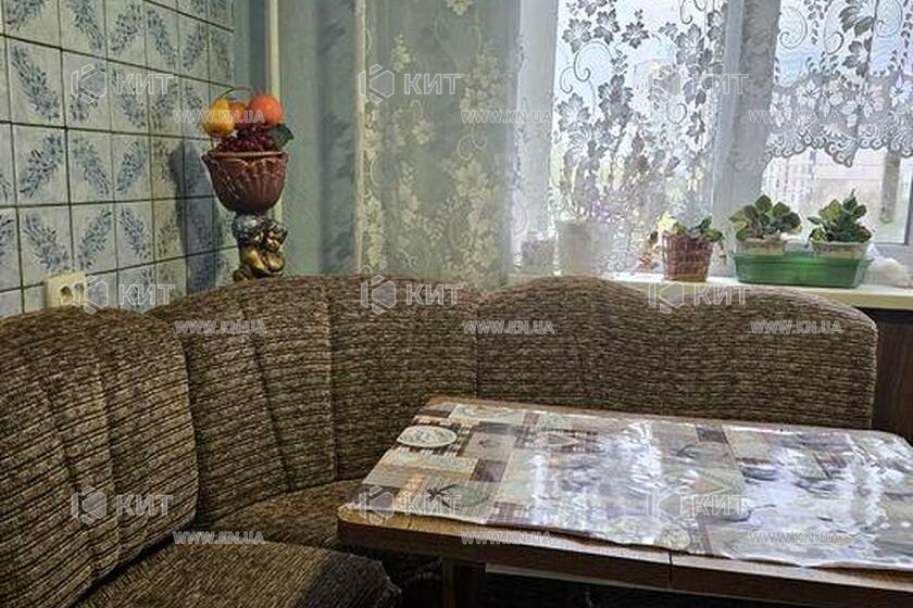 Продаж квартири Харків, ХТЗ, Рогань, 82м²