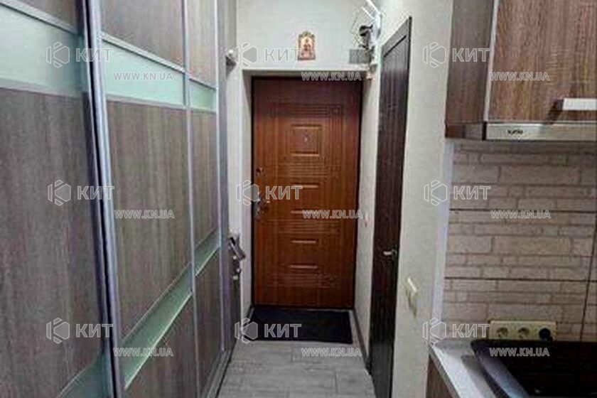 Продаж квартири Харків, ХТЗ, Рогань, 17м²