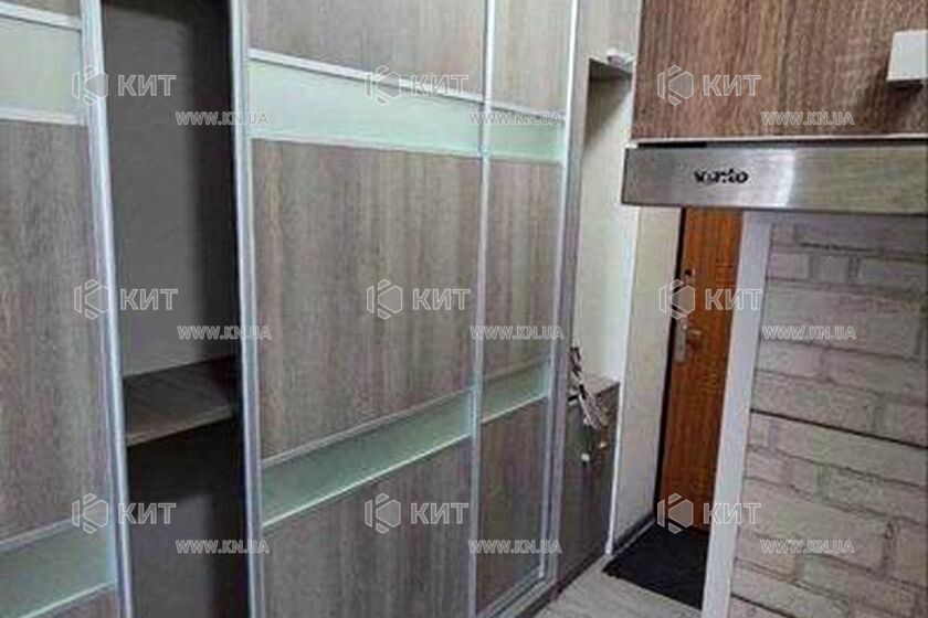 Продаж квартири Харків, ХТЗ, Рогань, 17м²