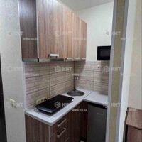 Продаж квартири Харків, ХТЗ, Рогань, 17м²