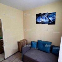Продаж квартири Харків, ХТЗ, Рогань, 17м²
