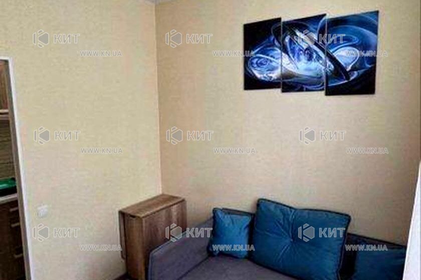 Продаж квартири Харків, ХТЗ, Рогань, 17м²