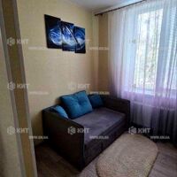 Продаж квартири Харків, ХТЗ, Рогань, 17м²