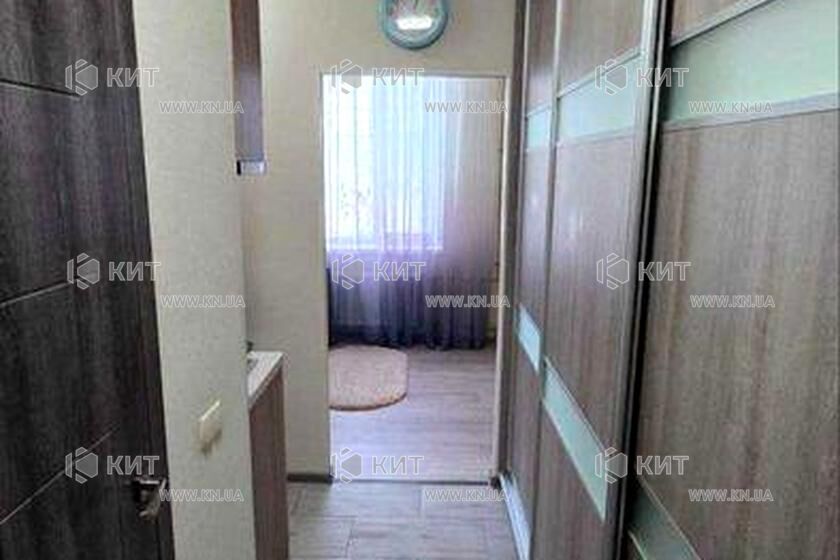 Продаж квартири Харків, ХТЗ, Рогань, 17м²