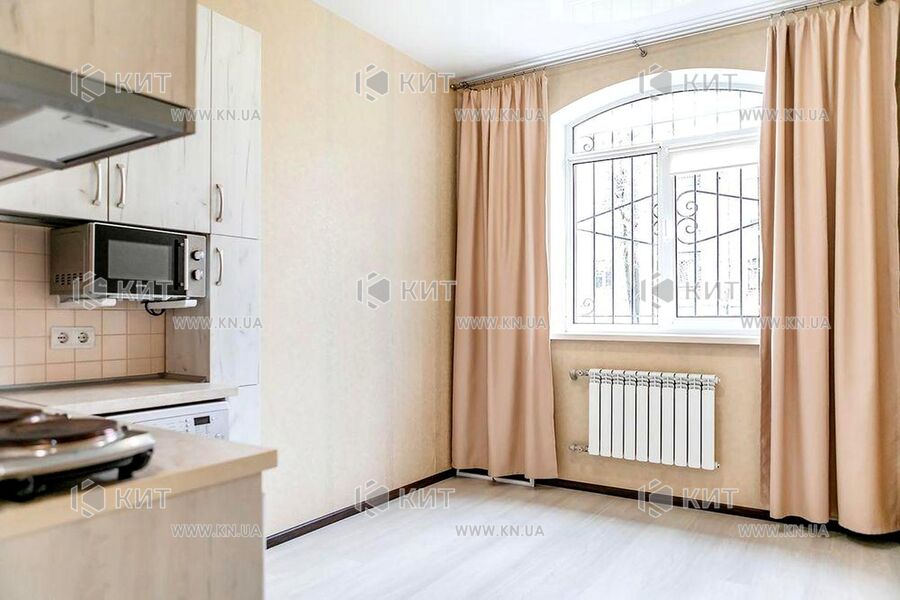 Продаж квартири Харків, ХТЗ, Рогань, 15м²