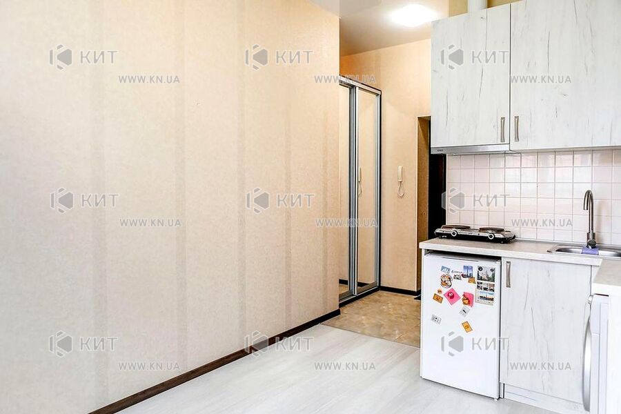 Продаж квартири Харків, ХТЗ, Рогань, 15м²