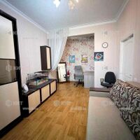 Продаж квартири Харків, ХТЗ, Рогань, 30м²