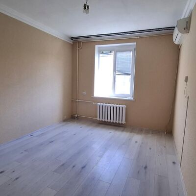 Продажа 	 Харьков,  Михаила Комарова (Тархова) ул.   1