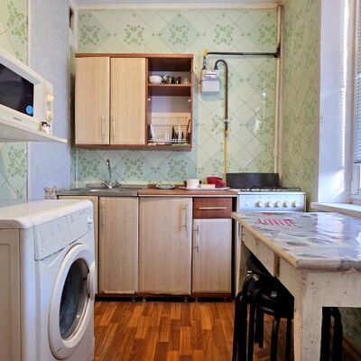 Продажа 	 Харьков,  Непокорённых (Героев Труда) ул.   38