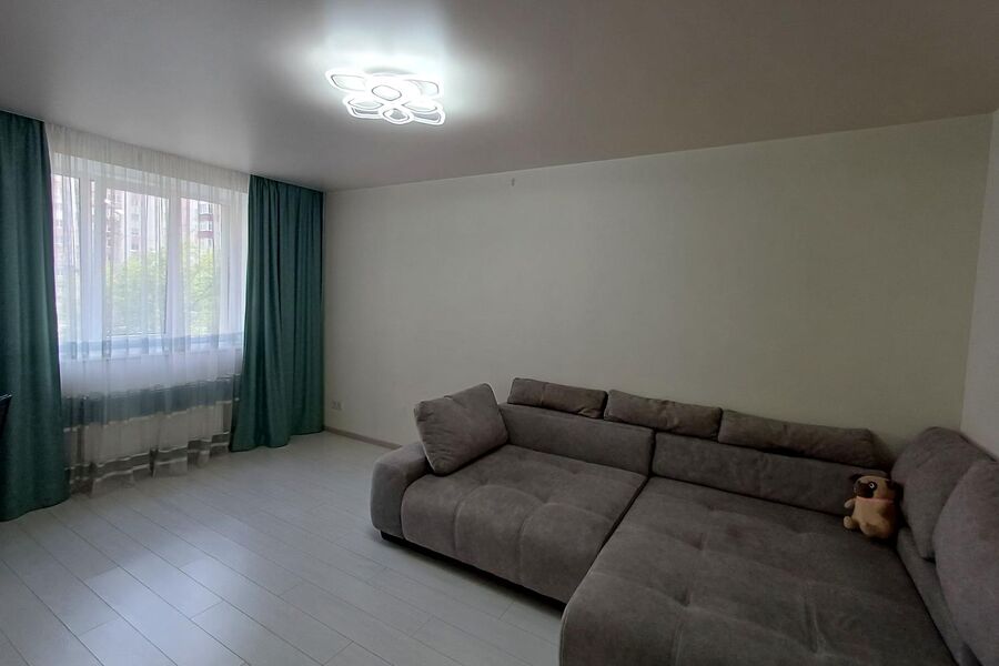 Продаж квартири Харків, ХТЗ, Рогань, 65м²