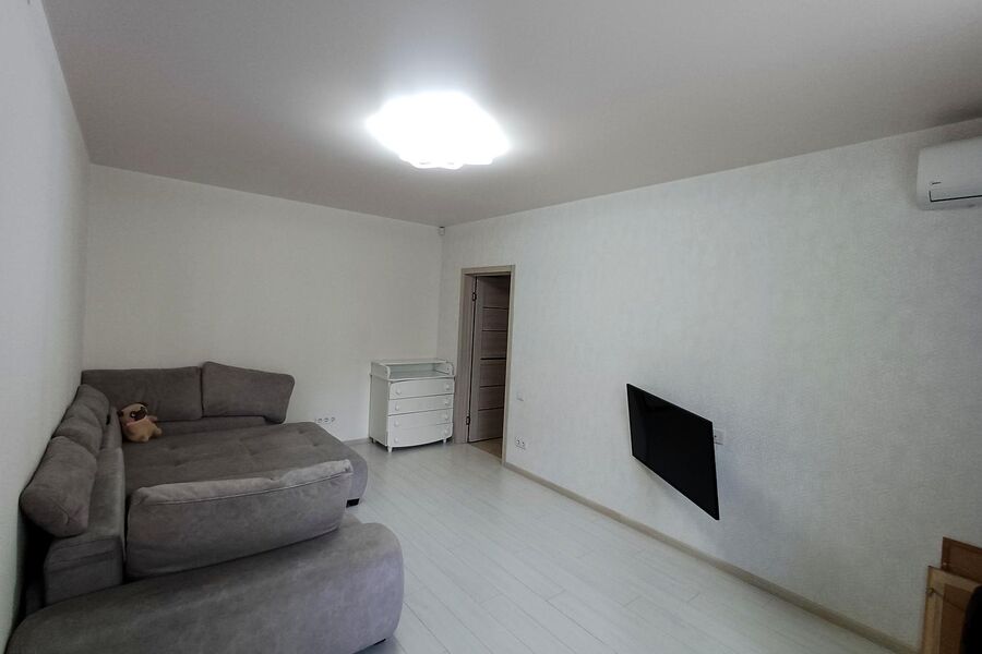 Продаж квартири Харків, ХТЗ, Рогань, 65м²