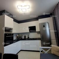 Продаж квартири Харків, ХТЗ, Рогань, 65м²