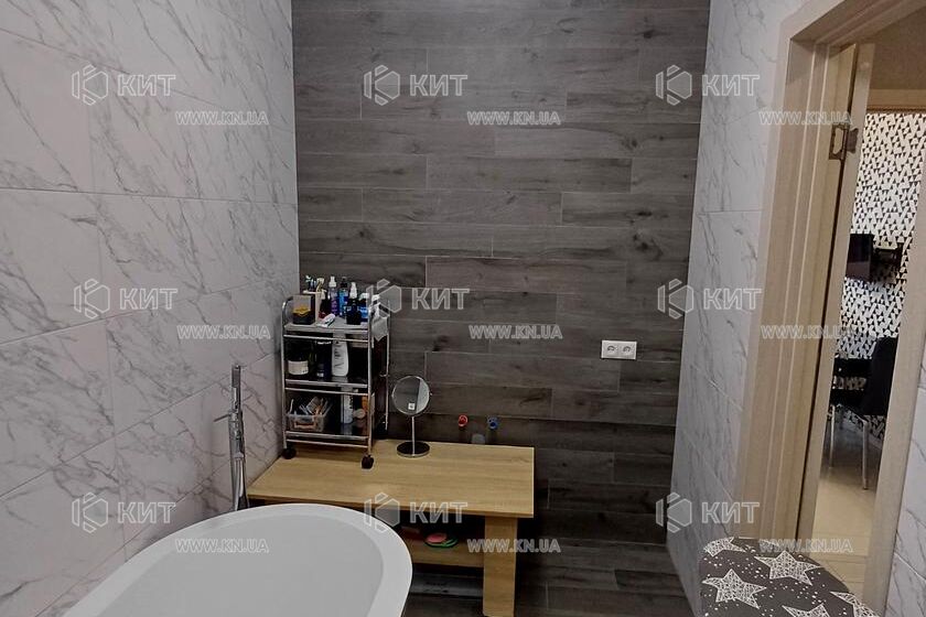 Продаж квартири Харків, ХТЗ, Рогань, 65м²