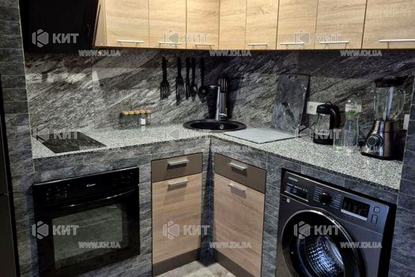 Продаж квартири Харків, ХТЗ, Рогань, 40м²
