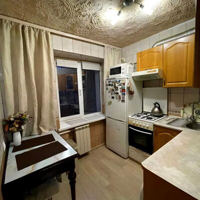 Продажа 	 Харьков,  Познанская ул.   4
