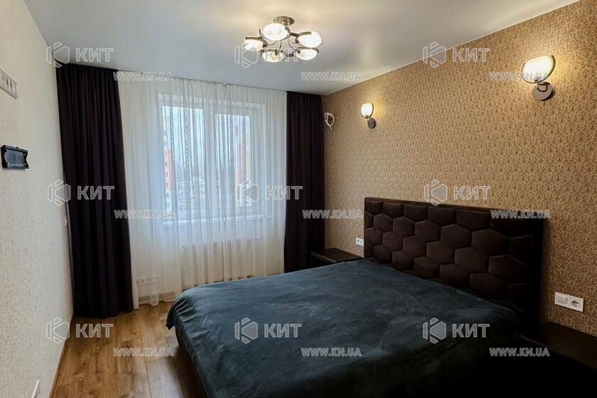 Продаж квартири Харків, ХТЗ, Рогань, 74м²