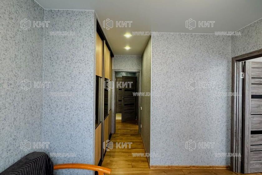Продаж квартири Харків, ХТЗ, Рогань, 74м²