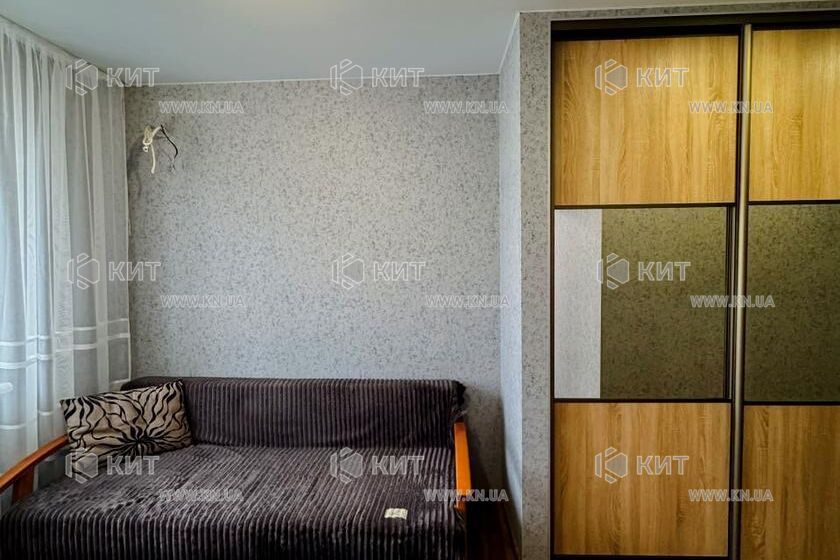 Продаж квартири Харків, ХТЗ, Рогань, 74м²