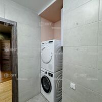 Продаж квартири Харків, ХТЗ, Рогань, 74м²